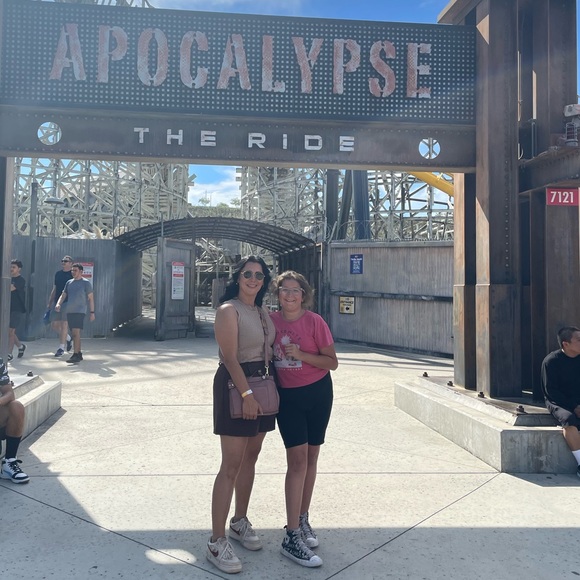 Meet your Posher, Briana - Picture 2 of 5